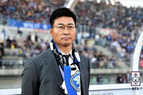 HLV từng nộp đơn dẫn dắt tuyển Việt Nam bất ngờ được chọn làm HLV tạm quyền của Hàn Quốc