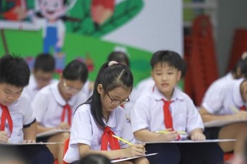 Thiếu nhi thi vẽ về chủ đề sắc màu tình nguyện