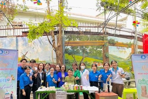 Sinh viên Đắk Lắk 'gieo nắng' gây quỹ