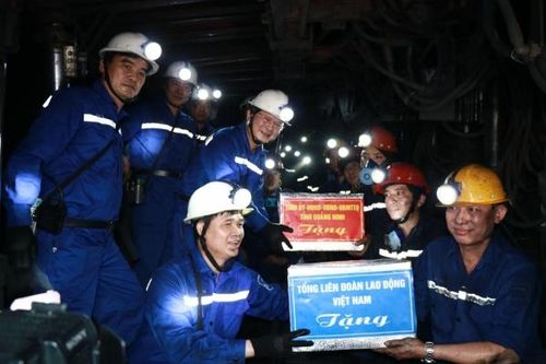 TKV luôn chú trọng chăm lo đời sống công nhân lao động