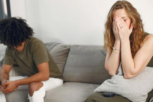 Bị nhân tình 'đá', chồng cũ quay lại đề nghị một điều khiến tôi bức xúc