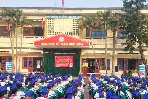 Vụ trường ngăn cản học sinh thi lớp 10: Để 'đỡ tốn tiền ôn thi' cho phụ huynh