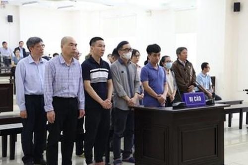 Cựu Bộ trưởng Bộ Y tế được giảm 1 năm tù, một bị cáo được miễn trách nhiệm hình sự