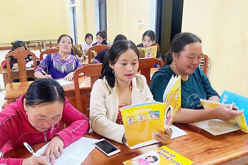Lớp học đặc biệt ở Khe Táu