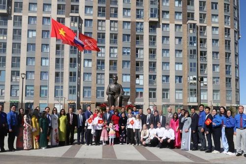 Kỷ niệm 134 năm Ngày sinh Chủ tịch Hồ Chí Minh: Tuần Việt Nam tại St. Petersburg