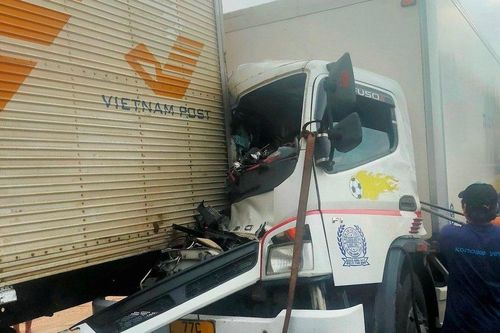 Tài xế thoát nạn sau tai nạn trên cao tốc Vĩnh Hảo - Phan Thiết
