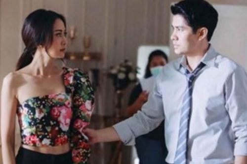 Ly hôn 2 năm, chồng cũ hối hận xin quay lại, tôi đồng ý nhưng vừa nói điều kiện đã dọa anh ta 'xách dép chạy'