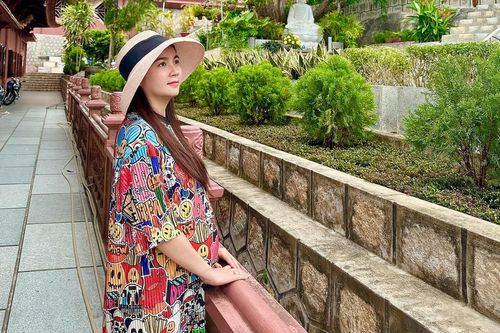 Kha Ly lộ diện sau khi báo tin vui, thần sắc thế nào?