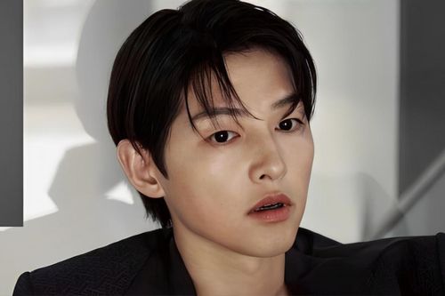 Người qua đường bóc mẽ nhan sắc thật của Song Joong Ki, có còn là nam thần vạn người mê?