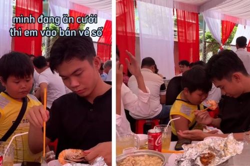 Được người khác bóc tôm, cậu bé bán vé số liền có hành động đẹp