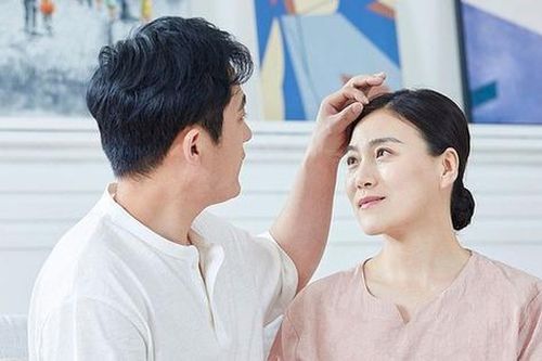 Vượt qua dư luận, người phụ nữ quyết định tái hôn sau gần 20 năm làm mẹ đơn thân