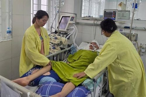 Nam sinh lớp 8 bị đánh chấn thương sọ não có tiên lượng rất xấu, đã chuyển về Bệnh viện Nhi trung ương