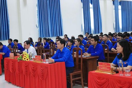 Bồi dưỡng chuyên môn, nghiệp vụ cán bộ Đoàn - Hội cơ sở