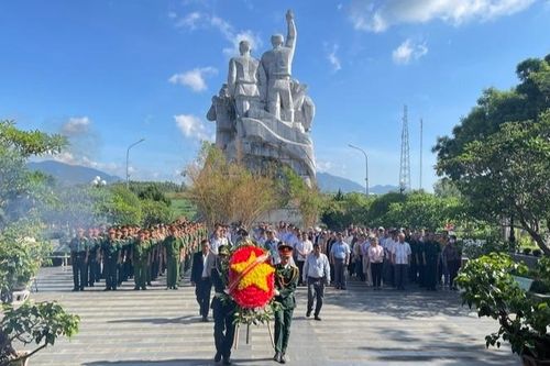 Nhiều hoạt động kỷ niệm 70 năm Chiến thắng Đak Pơ