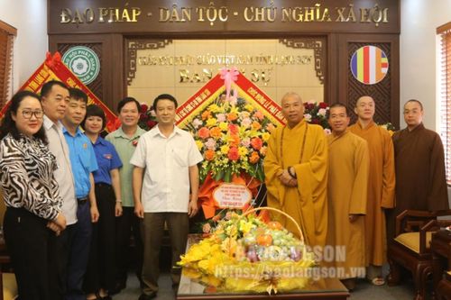 Ủy ban MTTQ và các tổ chức chính trị - xã hội của tỉnh thăm, chúc mừng Ban Trị sự Giáo hội Phật Giáo tỉnh nhân dịp Lễ Phật đản năm 2024