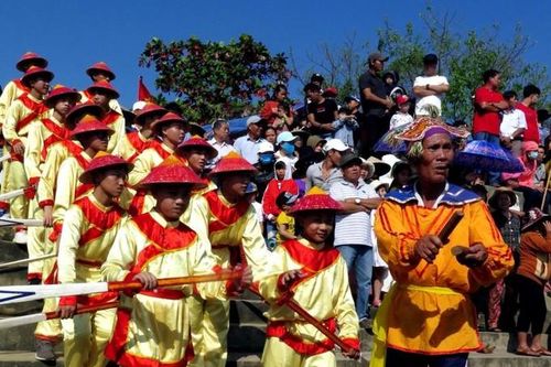 Giữ lửa nghệ thuật truyền thống hát múa Bả trạo ở Quảng Ngãi