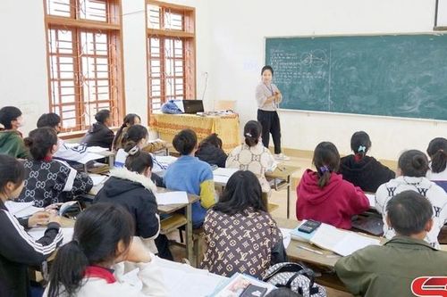 Xây dựng, nâng cao chất lượng trường đạt chuẩn quốc gia
