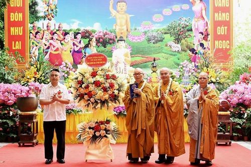 Hà Nội: Ban Trị sự GHPGVN Q.Tây Hồ trang nghiêm tổ chức Đại lễ Phật đản Phật lịch 2568