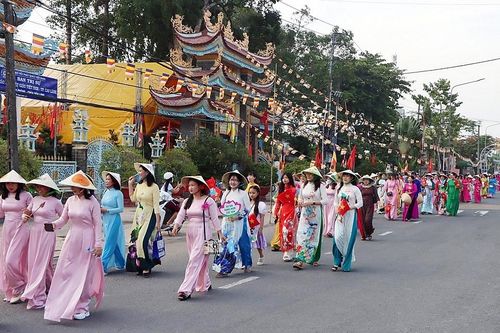200.000 lượt người tham quan, du lịch Lễ hội Sen Đồng Tháp lần thứ II năm 2024