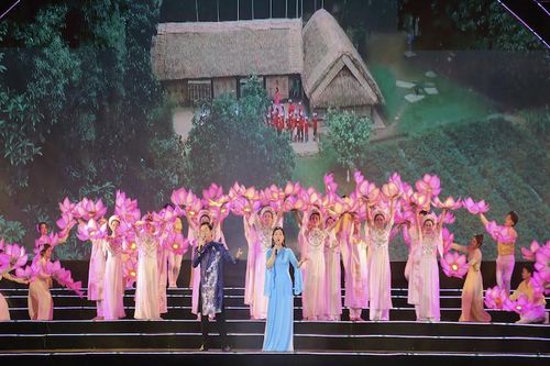 Nghệ An: Bế mạc Lễ hội Làng Sen 2024
