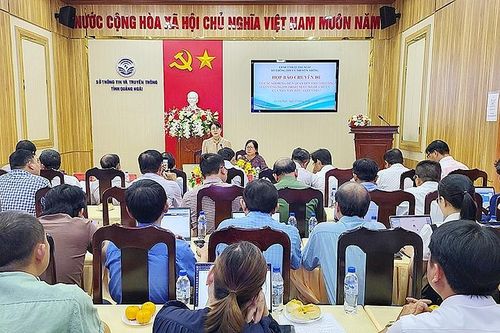 Họp báo, công khai thông tin liên quan đến việc thi công đường ống xả thải của Nhà máy bột giấy lớn nhất Việt Nam
