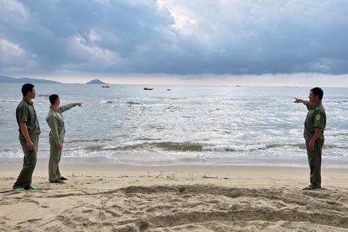 Công an viên cùng 2 đội viên Dân phòng dũng cảm cứu 3 em nhỏ đuối nước