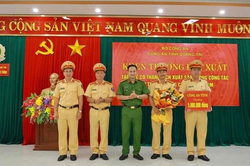 Nhiều tập thể của Công an Quảng Trị được khen thưởng vì thành tích bắt giữ ma túy