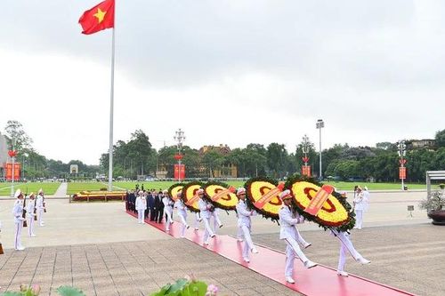 Gần 32.000 lượt người vào Lăng viếng Bác trong 2 ngày 18 - 19/5