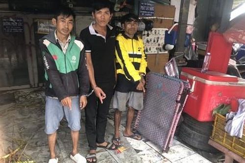 TPHCM: Công an bắt nhanh 3 kẻ tạt sơn 'khủng bố' nhà dân