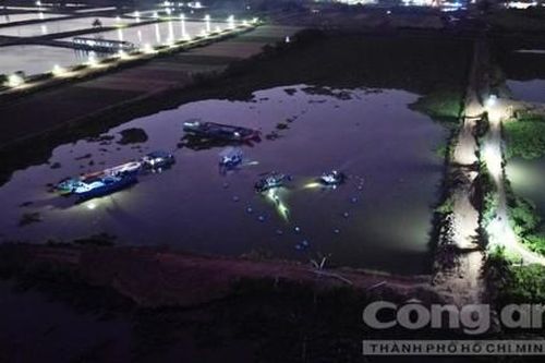 'Cát tặc' lộng hành trên sông Hậu