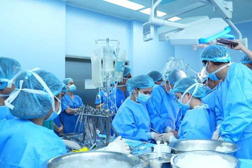 Người phụ nữ hồi sinh từ trái tim của chàng trai xa lạ