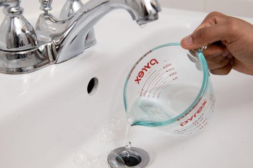 Ống thoát nước bị tắc, phải làm sao?