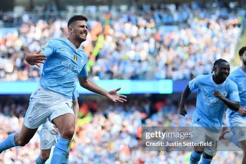 Đăng quang Ngoại hạng Anh mùa thứ 4 liên tiếp, Man City đi vào lịch sử