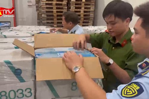 Cận cảnh 12 tấn nội tạng đông lạnh nghi nhập lậu 'giấu' trong khu công nghiệp