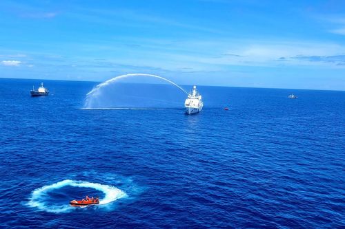 Đẹp ngất ngây màu nước biển Trường Sa