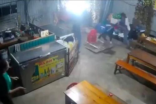Hà Tĩnh: Bắt đối tượng dùng dao đâm bạn nhậu tử vong