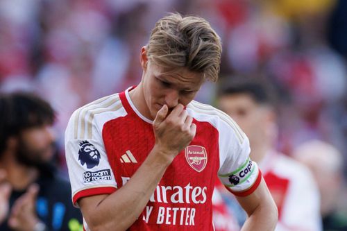 Đừng khóc cho Arsenal