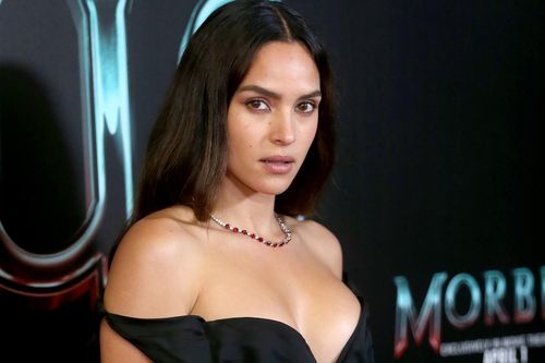 Tình mới của Jason Momoa quyến rũ không kém siêu mẫu nội y