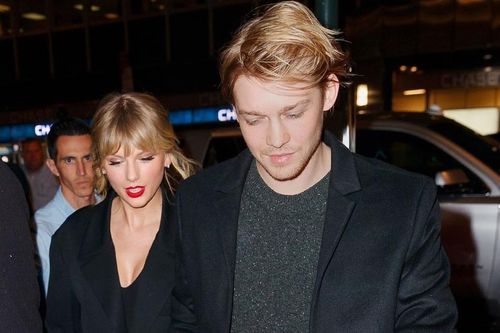 Phản ứng của Joe Alwyn khi bị Taylor Swift 'kể tội'