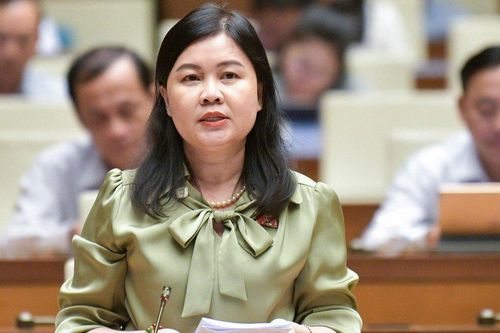 Quy định chặt chẽ việc đặt biển quảng cáo trên đường