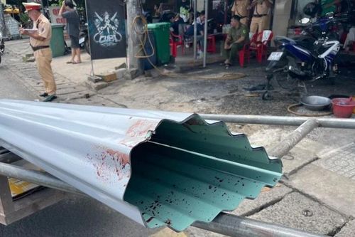 Tai nạn giao thông mới nhất 21/5/2024: mất mạng khi tông vào xe máy chở tôn
