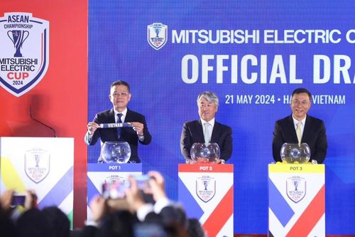 Tin nóng thể thao tối 21/5: Kiatisuk trần tình lý do rời CAHN, sao Man City cứ 10 phút ra sân là có 1 danh hiệu
