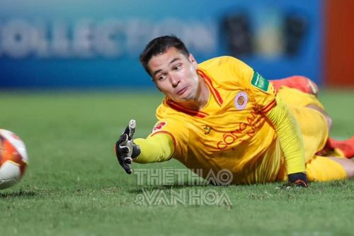 Filip Nguyễn mất suất bắt chính ở V-League sau khi thủng lưới 10 bàn và mắc nhiều sai lầm trong chuỗi trận đáng quên
