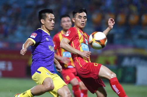 Văn Quyết tỏa sáng, Hà Nội thắng 2-1 Thanh Hóa