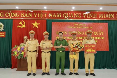 Phòng Cảnh sát giao thông Công an tỉnh Quảng Trị được khen thưởng đột xuất