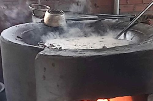 Mất ăn, mất ngủ vì lò nấu mỡ bò 'chui'