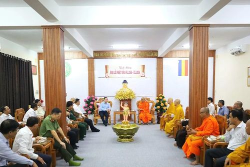 Lãnh đạo TP Cần Thơ chúc mừng Đại lễ Phật đản tại Giáo hội Phật giáo Việt Nam TP Cần Thơ