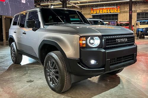 Toyota Land Cruiser 250 2024 tại Mỹ bán 'kèm lạc' gần 400 triệu đồng