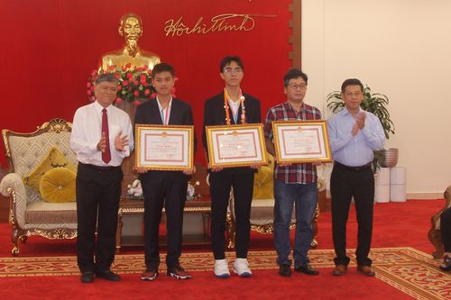 TPHCM biểu dương học sinh và giáo viên đạt thành tích KHKT quốc tế