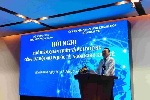 Đông đảo học viên tham gia khóa bồi dưỡng do Học viện Ngoại giao tổ chức tại tỉnh Khánh Hòa